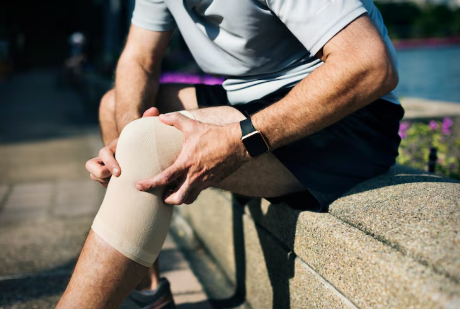 Hinged Knee Brace or Knee Cap for Knee Pain: Choosing the Right Fit